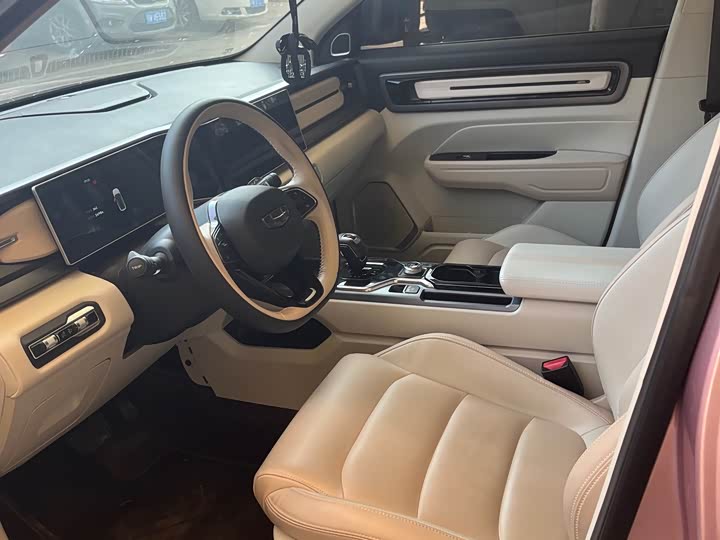 Фото 3 - Geely Icon