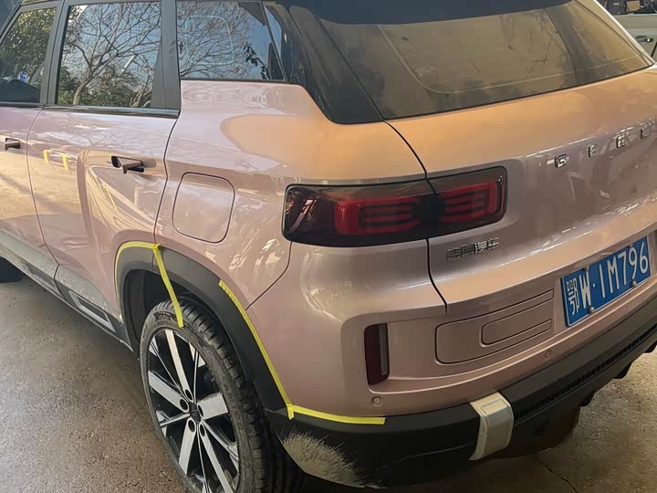 Фото 6 - Geely Icon