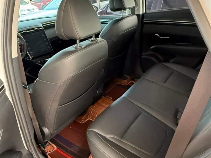 Фото 6 - Hyundai Tucson L