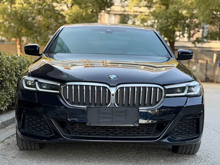 Фото 2 - BMW 5 Series