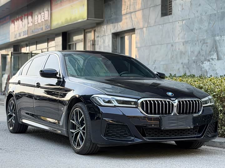 Фото 3 - BMW 5 Series