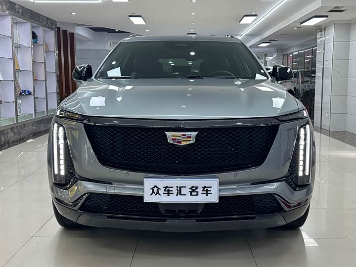 Photo 2 - Cadillac XT5