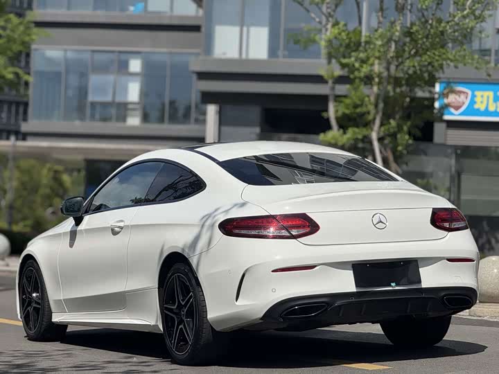 Фото 9 - Mercedes-Benz C-Class