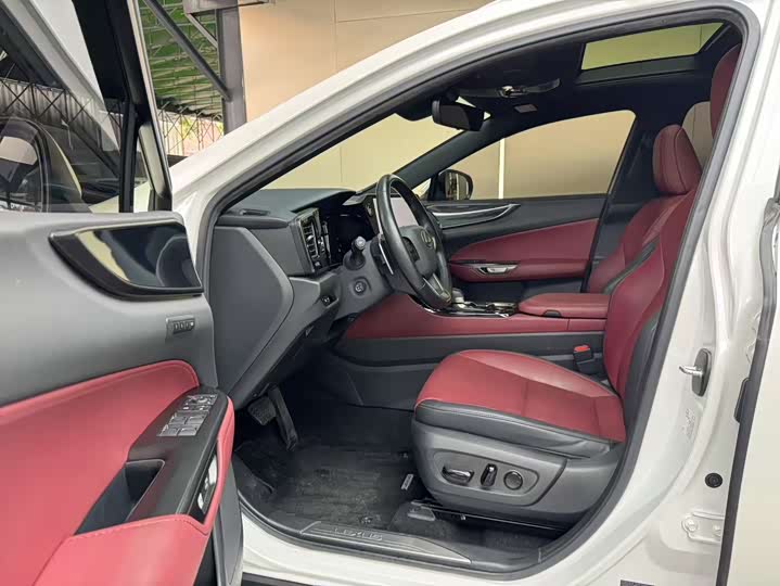 Фото 9 - Lexus NX