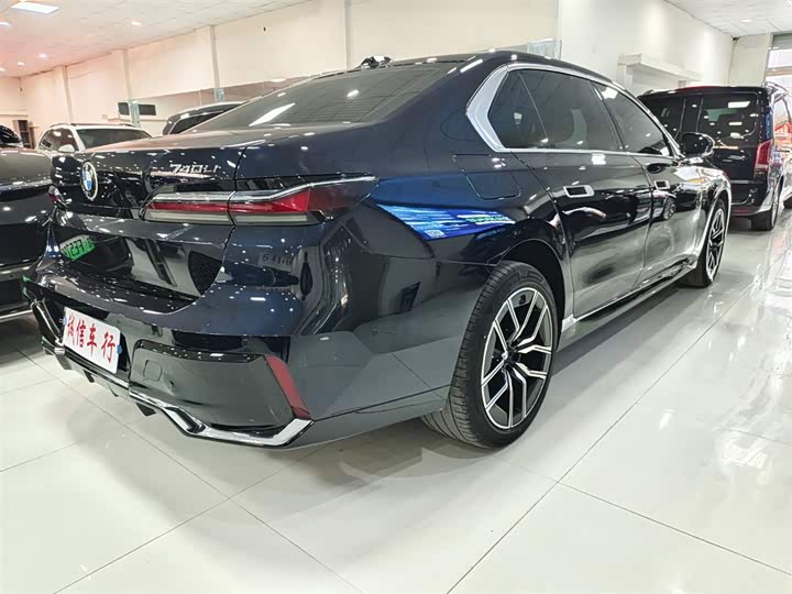 Фото 6 - BMW 7 Series