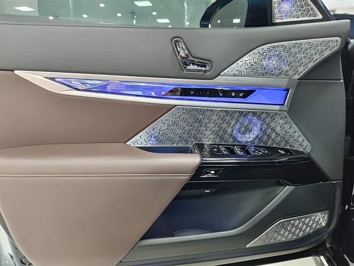 Фото 7 - BMW 7 Series