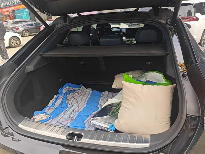 Фото 4 - Zeekr 001