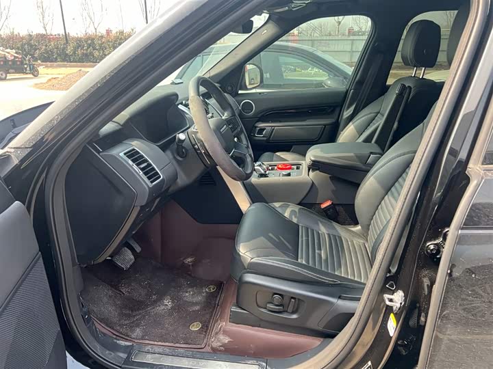 Photo 2 - Land Rover Discovery