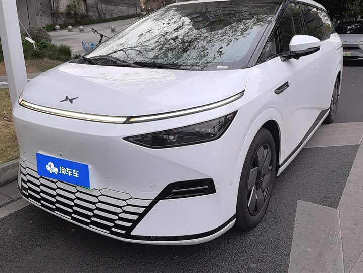 Фото 1 - XPeng X9