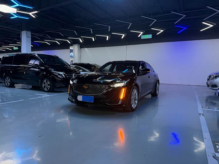 Фото 1 - Cadillac CT5