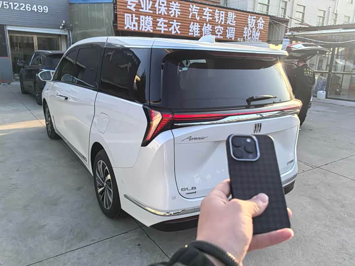 Фото 3 - Buick GL8 Hybrid