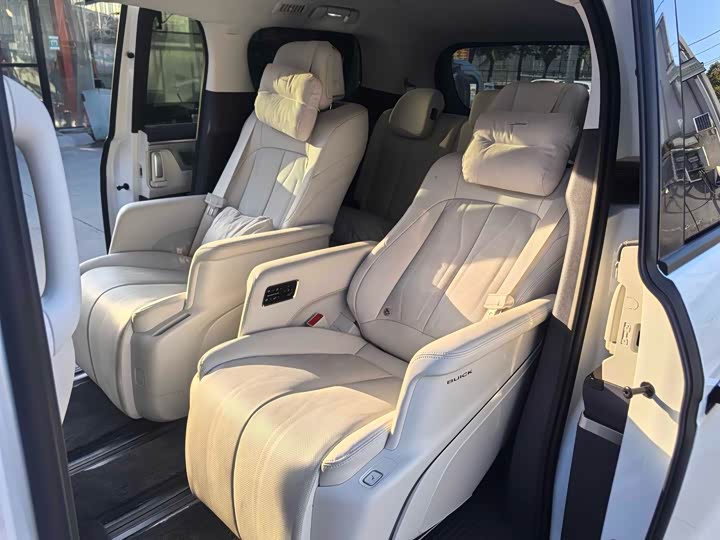 Фото 5 - Buick GL8 Hybrid