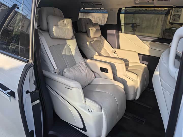 Фото 6 - Buick GL8 Hybrid