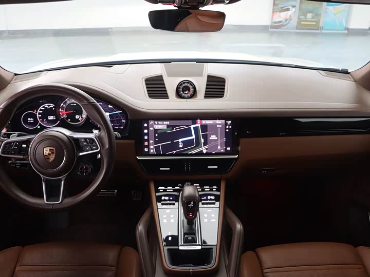 Photo 8 - Porsche Cayenne