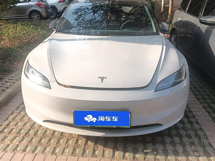 Фото 2 - Tesla Model 3