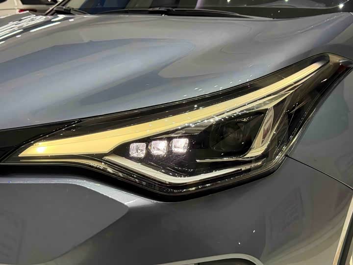 Photo 9 - Toyota C-HR