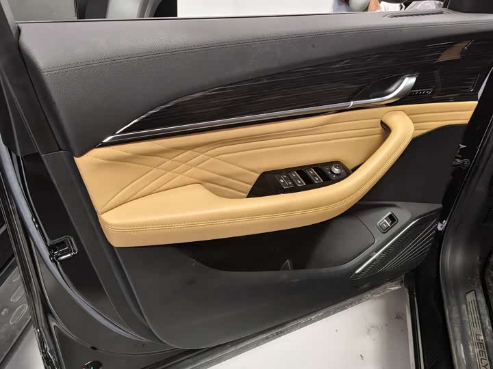 Фото 3 - Geely Monjaro Thor Hybrid