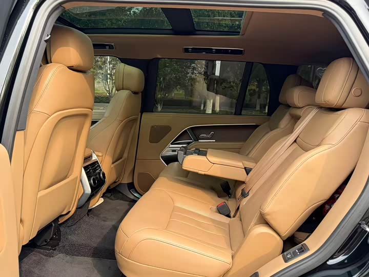 Photo 7 - Land Rover Range Rover