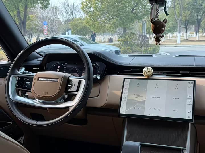 Photo 8 - Land Rover Range Rover