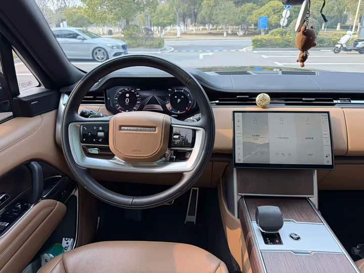 Photo 9 - Land Rover Range Rover