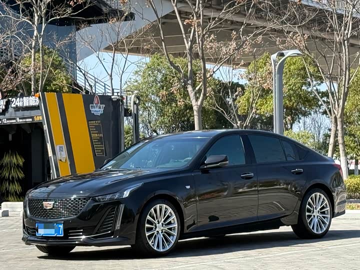 Фото 1 - Cadillac CT5