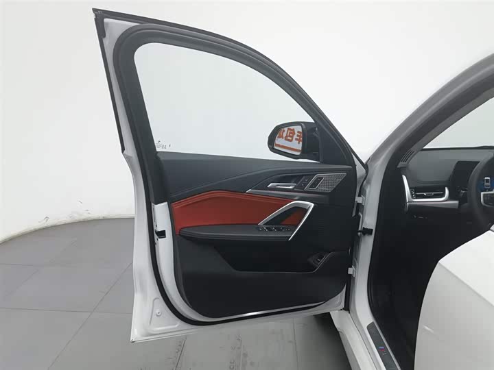 Фото 8 - BMW iX1