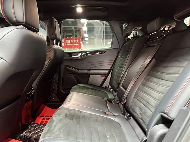 Фото 8 - Ford Escape