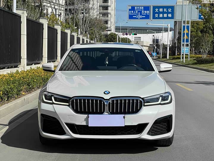 Фото 2 - BMW 5 Series