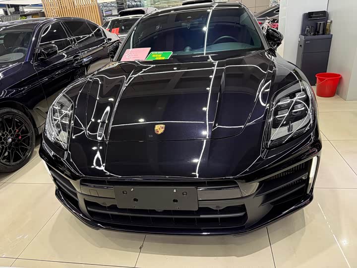 Photo 2 - Porsche Panamera