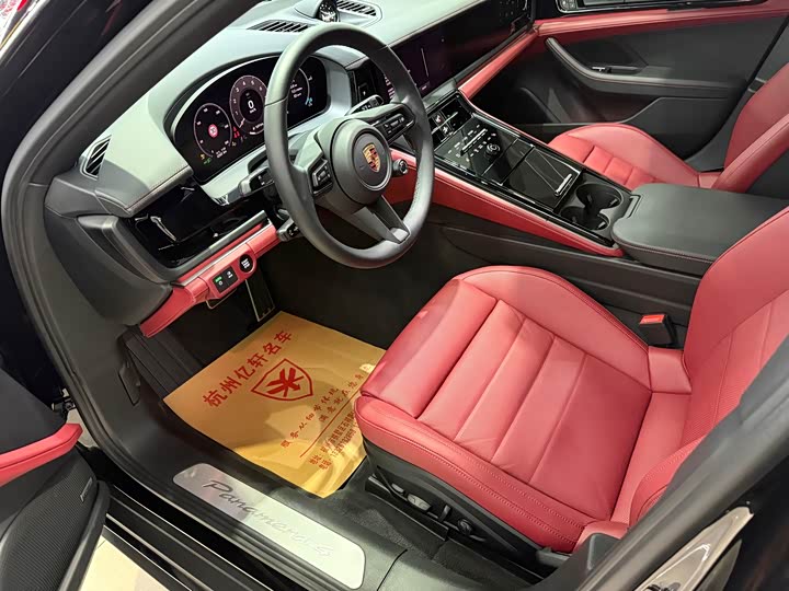 Photo 5 - Porsche Panamera