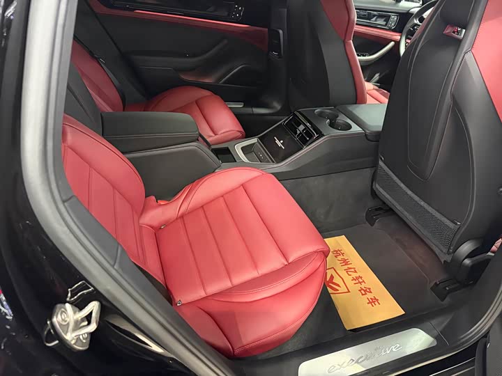 Photo 8 - Porsche Panamera