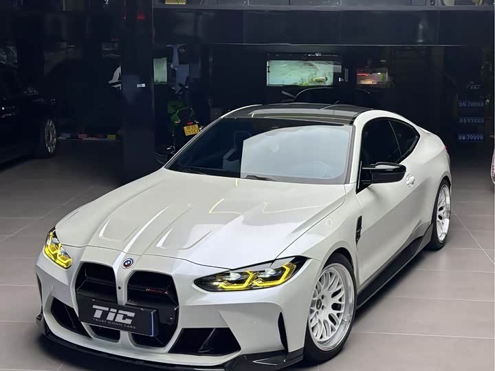 Photo 1 - BMW M4