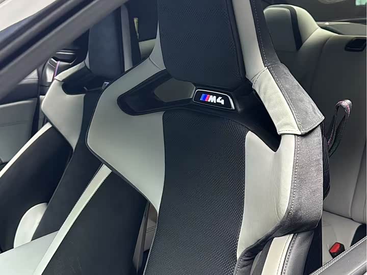 Photo 2 - BMW M4