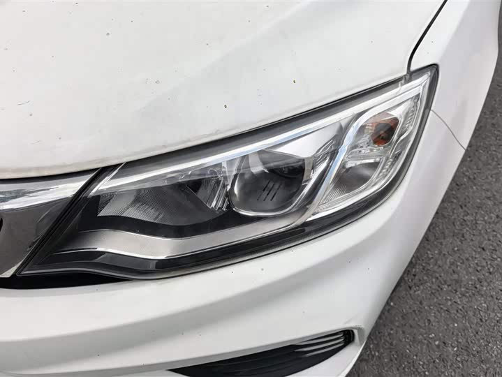 Фото 5 - Geely Vision