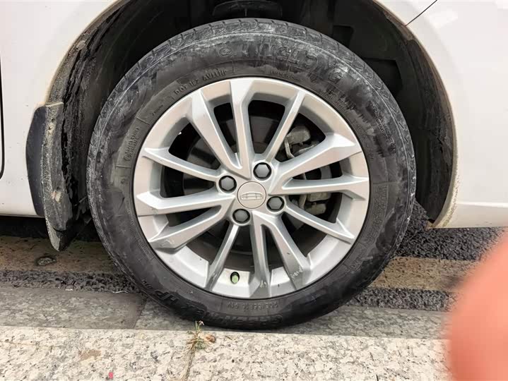 Фото 6 - Geely Vision