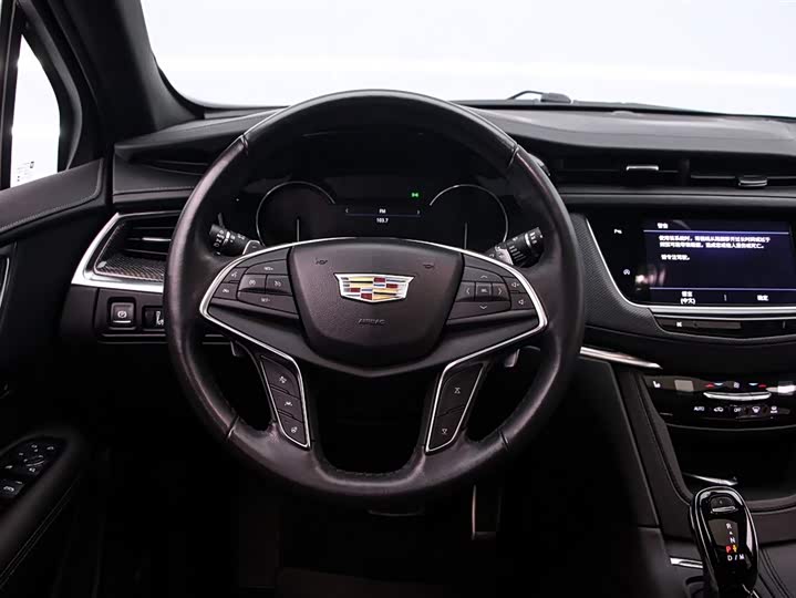 Фото 7 - Cadillac XT5