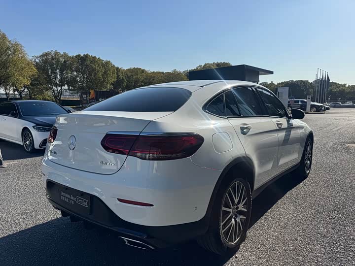 Photo 6 - Mercedes-Benz GLC-Class Coupe