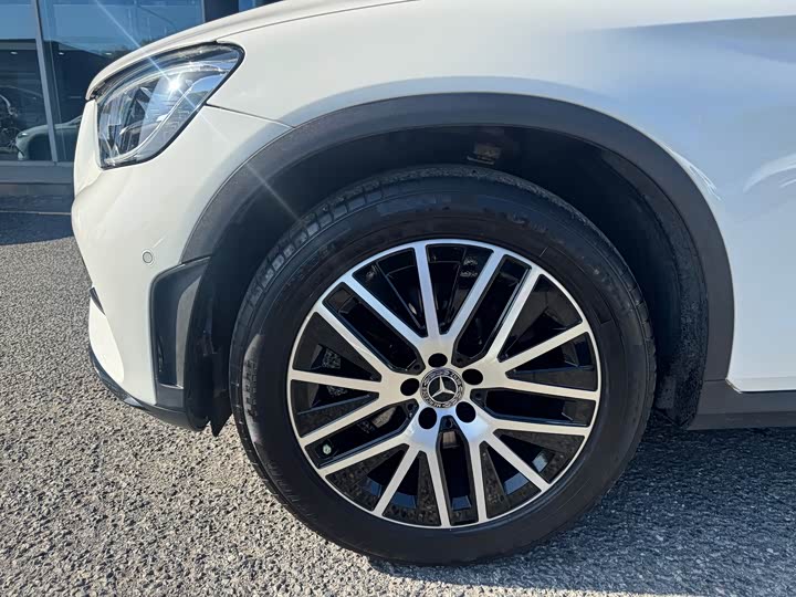 Photo 8 - Mercedes-Benz GLC-Class Coupe