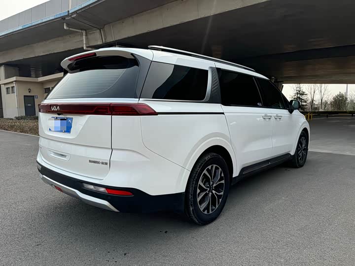 Фото 3 - Kia Carnival