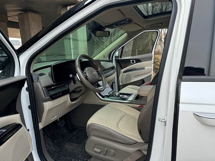 Фото 8 - Kia Carnival