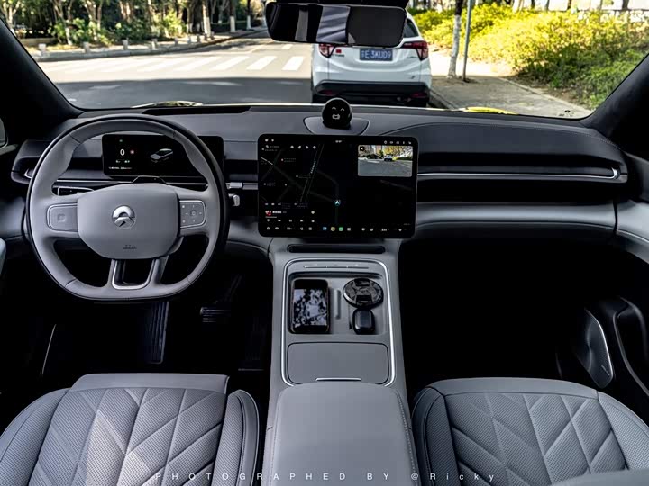 Фото 3 - Nio ES6