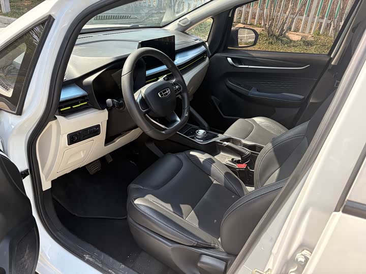 Фото 4 - Geely Geometry EX3