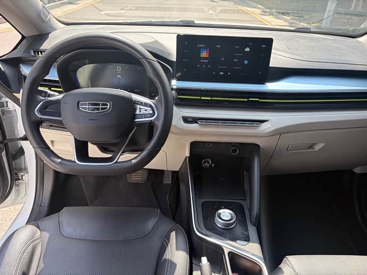 Фото 5 - Geely Geometry EX3