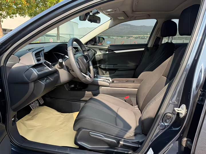 Фото 4 - Honda Civic