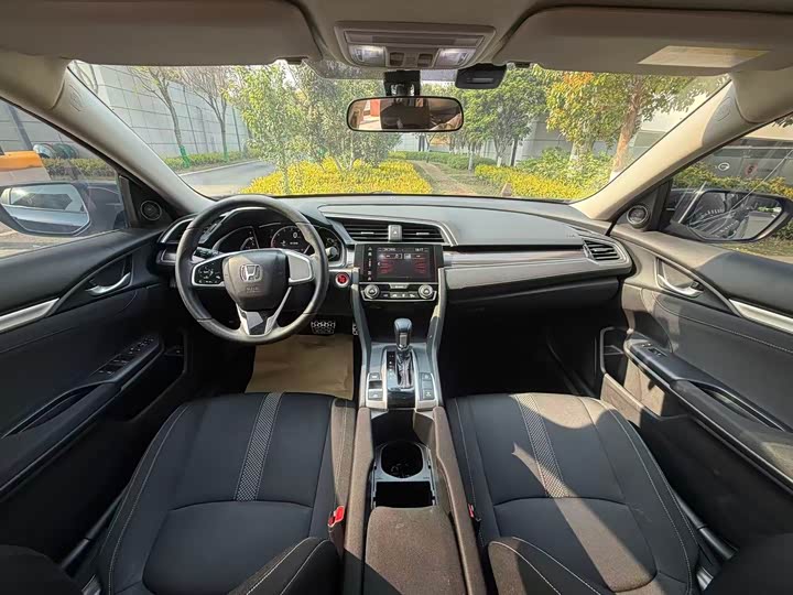 Фото 6 - Honda Civic