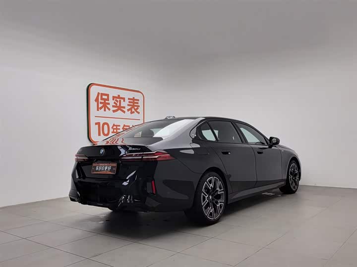 Фото 2 - BMW 5 Series