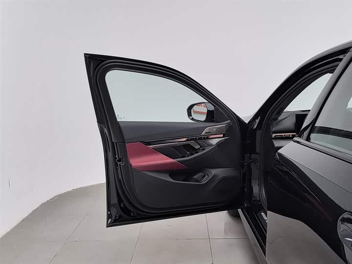 Фото 8 - BMW 5 Series