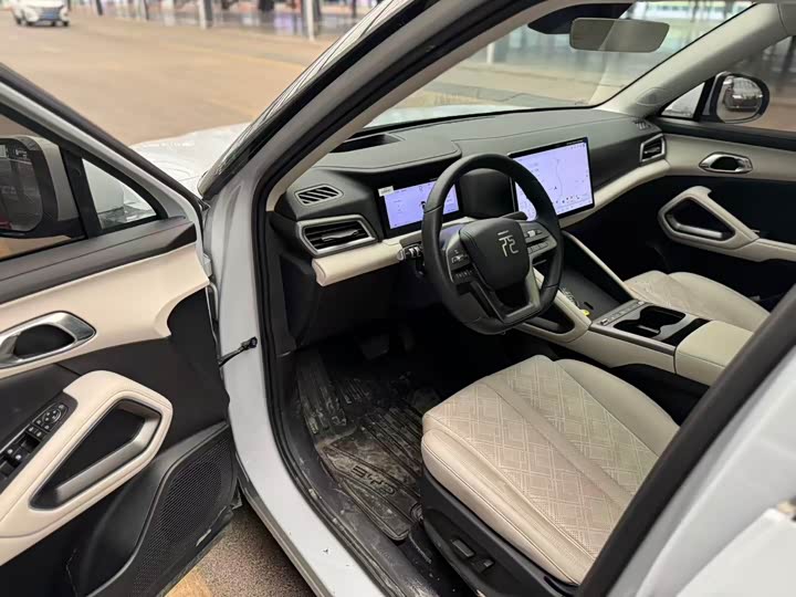 Фото 4 - BYD Yuan Up