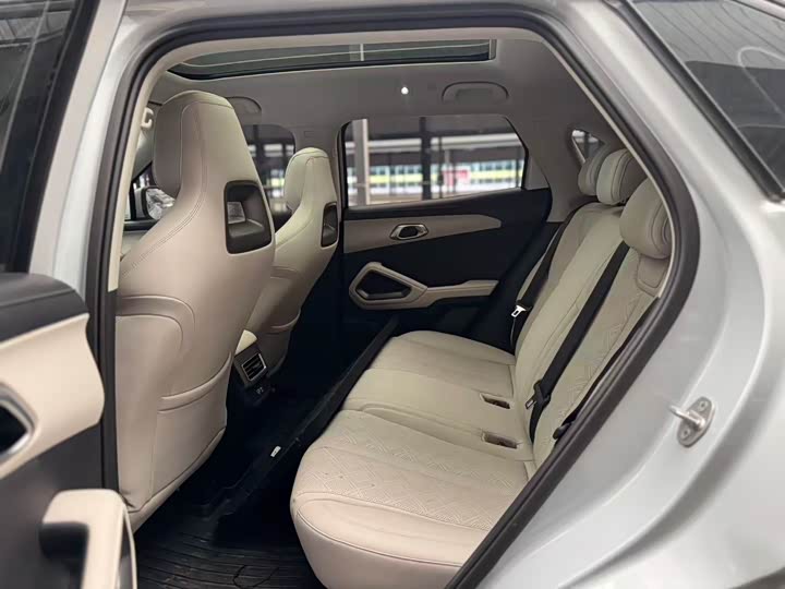 Фото 5 - BYD Yuan Up