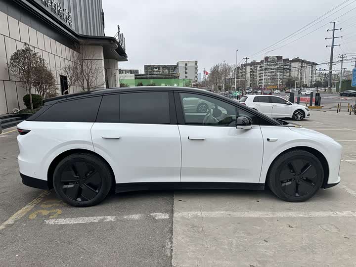 Фото 6 - LiXiang i6